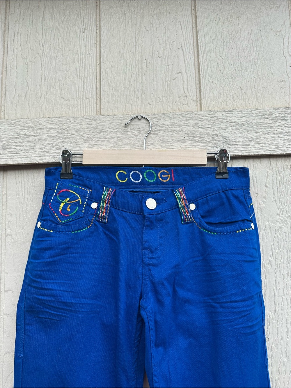 COOGI Jeans Women's Bright Blue Straight Leg Jeans size 7/8. EUC. Embroidered